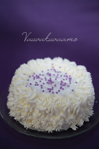 Vauvakuvaamo, cake smash, yksivuotiskuvaus
